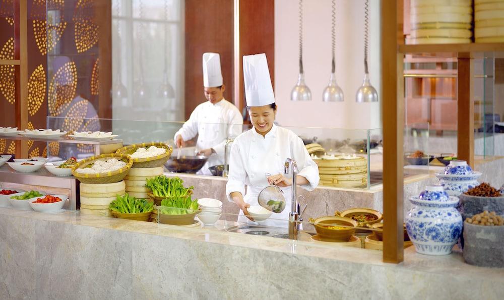Hyatt Regency Tianjin East Hotel Bagian luar foto