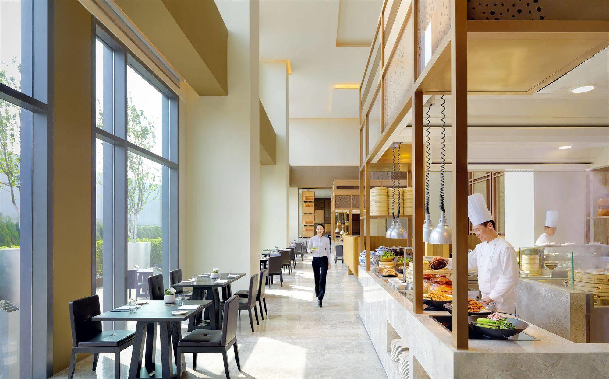 Hyatt Regency Tianjin East Hotel Bagian luar foto